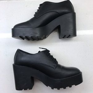 H&M Divided Black Platform Oxfords
